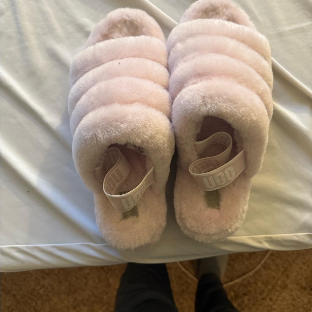UGG Women's Soft Pink Fluffy Slippers